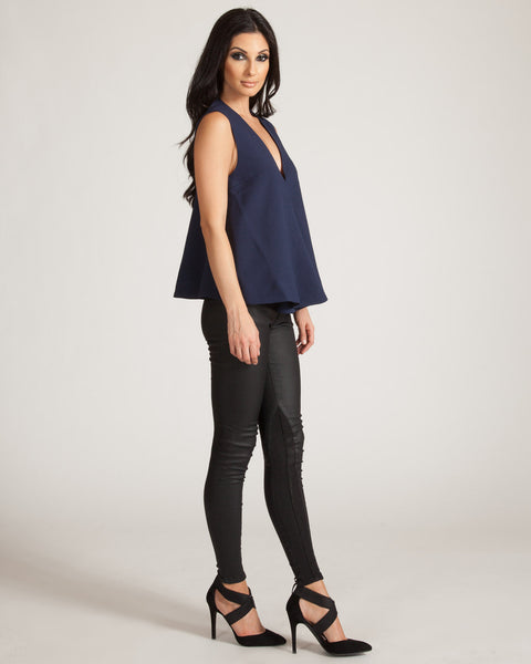 FINDERS KEEPERS SMALL TALK NAVY TOP