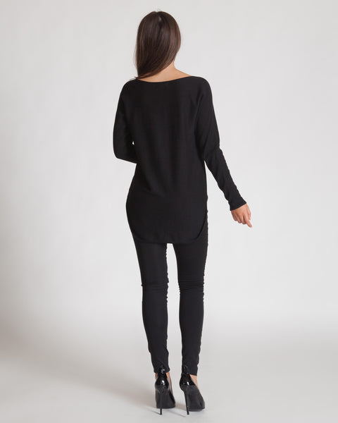 WILDE HEART BACK TO BASICS BLACK SWEATER